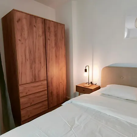 Center Premium 2